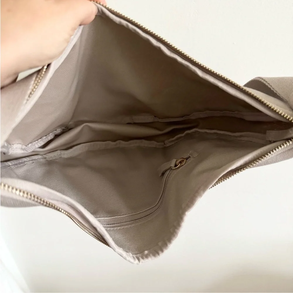 Elegant Cream Shoulder Bag